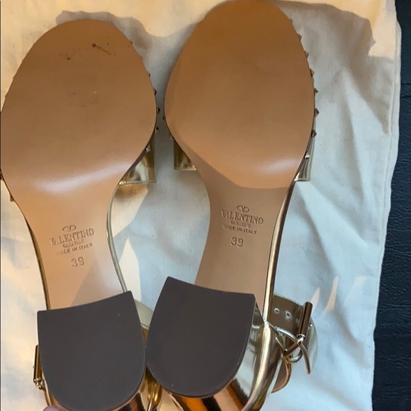Valentino Gold Metallic Leather Rockstud Sandals - Picture 8 of 12